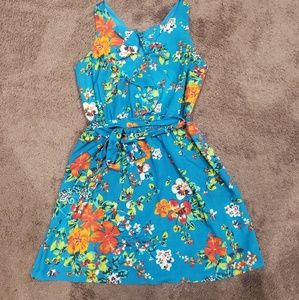 Express beautiful vibrant floral design